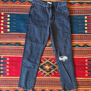 Madewell “Perfect Vintage Jean” Black Denim – Size 29, Knee Rip